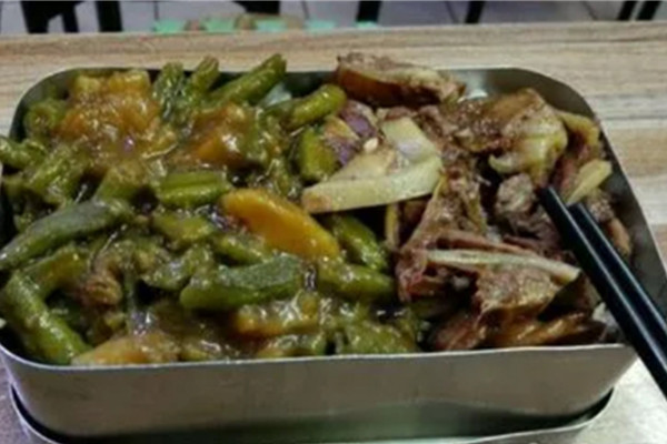 咂嘴哥老饭盒加盟费