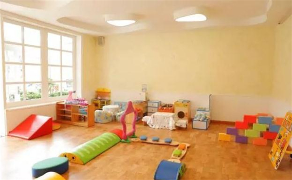 家庭托儿所加盟