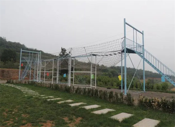 青少年拓展训练营加盟