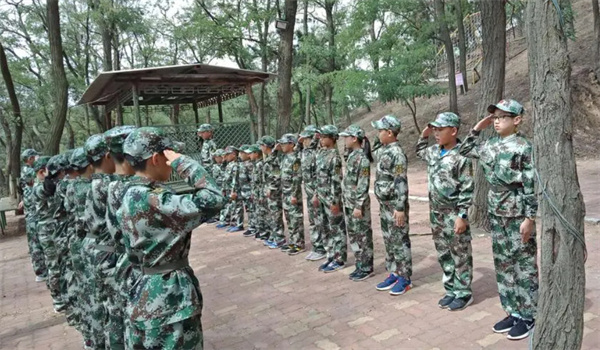 青少年拓展训练营加盟