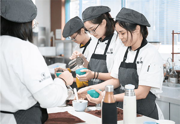 熳点烘焙培训加盟