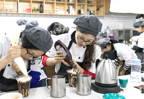 熳点烘焙培训加盟