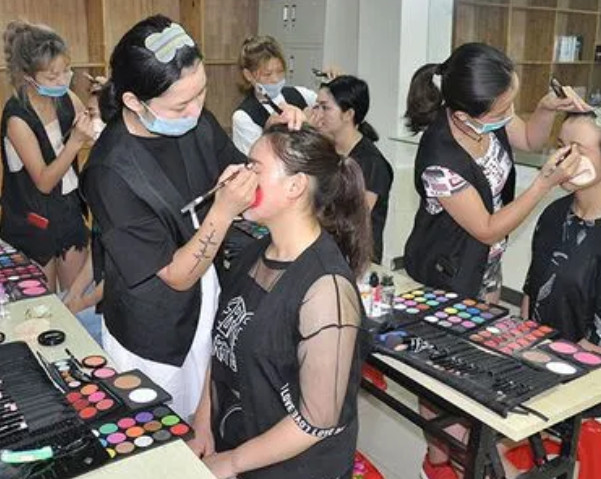 三国纹绣培训加盟