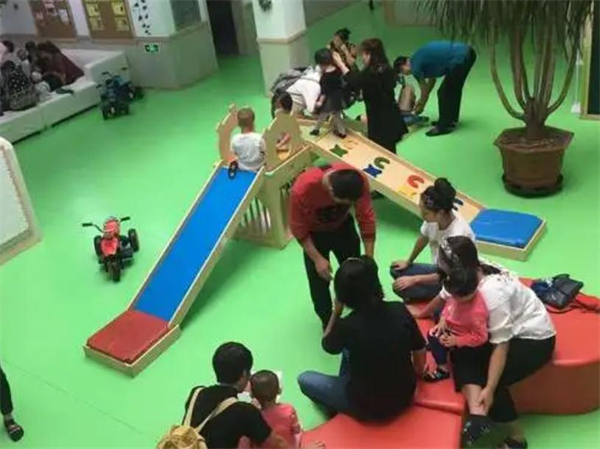 亲子教育培训机构