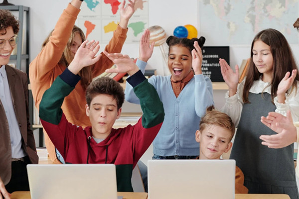 青少年教育培训加盟