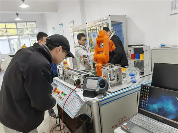 机器人培训学校加盟