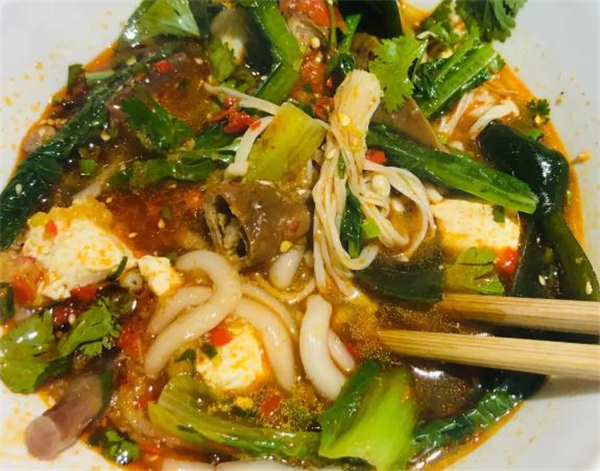 英晨冒菜麻辣烫加盟