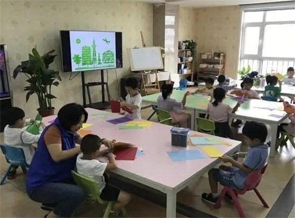 儿童美术班培训加盟