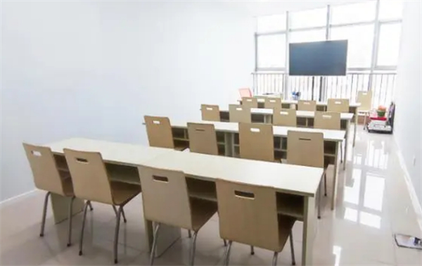 轻轻教育加盟费