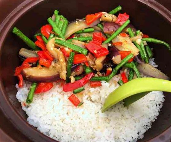 紫砂煲拌饭加盟