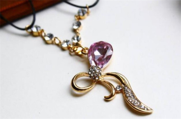 俏佳人饰品店加盟