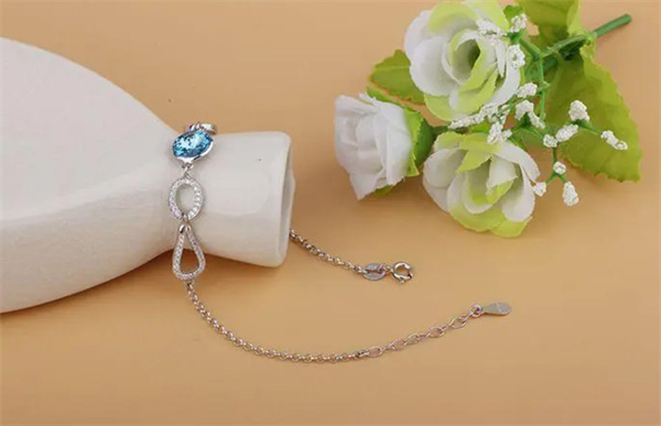 俏佳人饰品店加盟