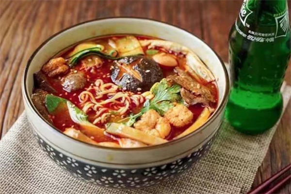 吕阿婆骨汤麻辣烫加盟