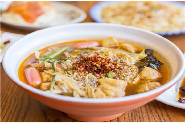 吕阿婆骨汤麻辣烫加盟