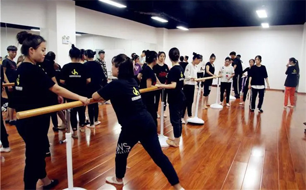 阳光传媒艺考培训加盟