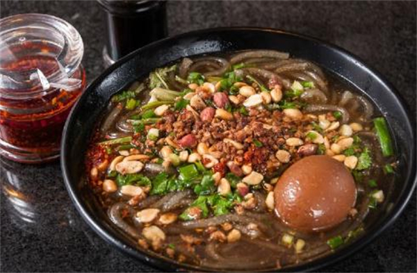 西宁烧鹅仔酸辣粉加盟