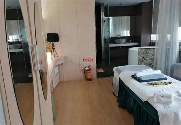 周韩美容spa店加盟