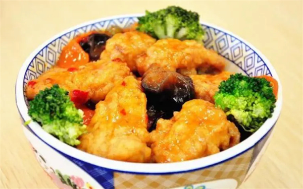 鱼啦啦快餐加盟