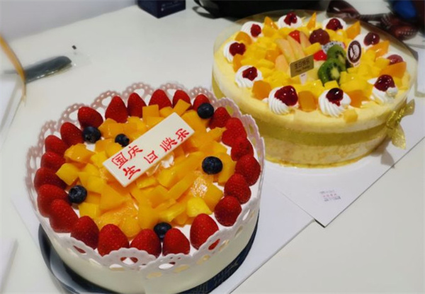 巴黎甜甜蛋糕店加盟