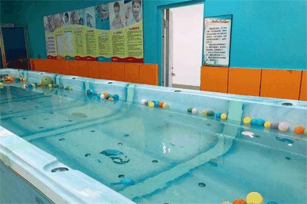 伊亲婴儿游泳馆加盟