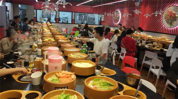 旋转火锅连锁加盟