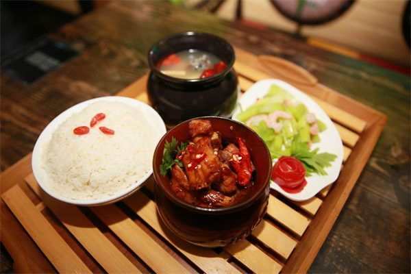 瓦罐香沸快餐小吃加盟