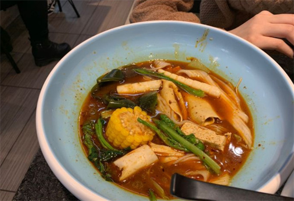 溢客久香麻辣烫加盟