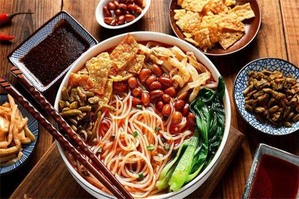 覃记柳州螺蛳粉加盟费