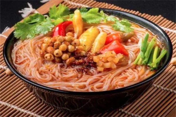 酷辣大嘴巴酸辣粉加盟