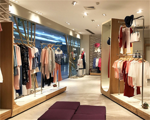 春美多品牌折扣女装加盟