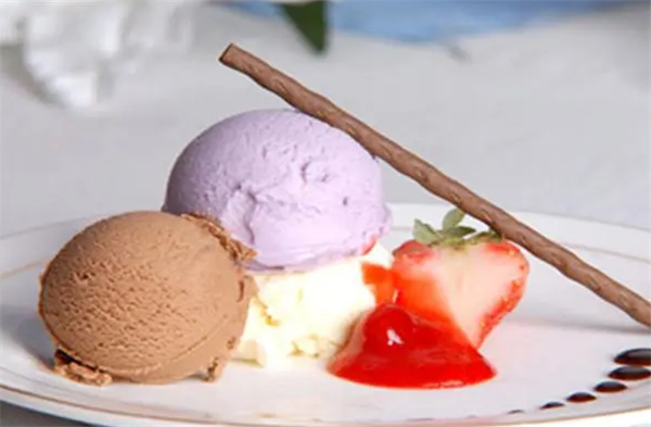 冰岛之恋鲜果奶茶加盟