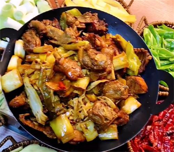 居宴沂蒙山铁锅炒鸡加盟费