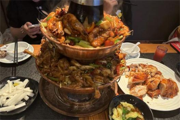 老城西炭火蛙锅