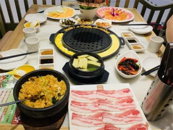 韩宫宴炭火烤肉店加盟