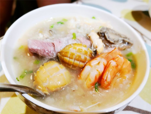 明记海鲜潮汕夜档砂锅粥