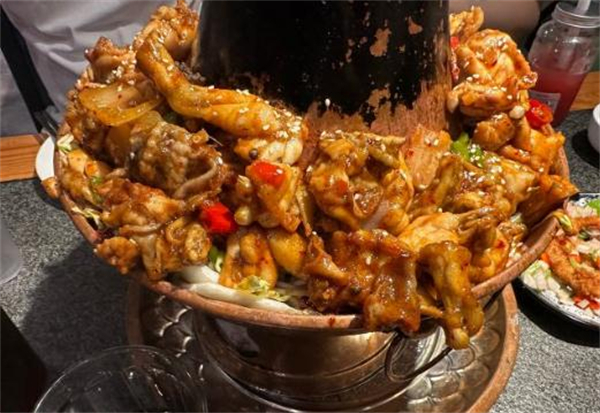 老城西炭火蛙锅