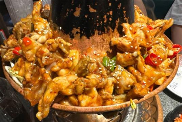 老城西炭火蛙锅