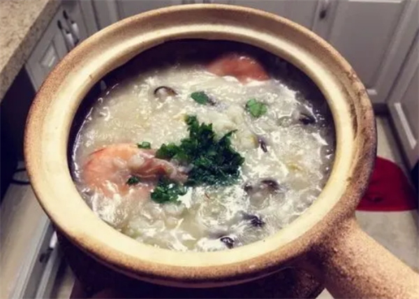 明记海鲜潮汕夜档砂锅粥