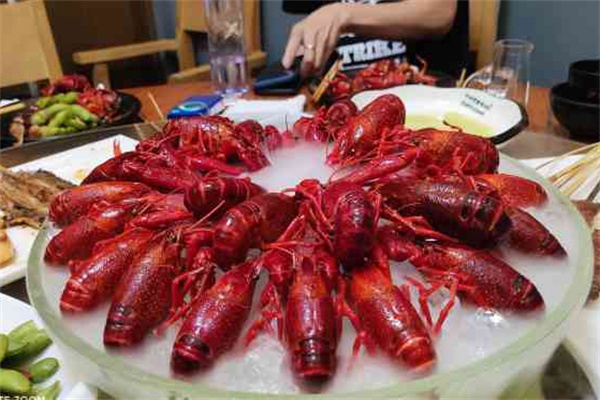 沪九哥龙虾烧烤羊蝎子