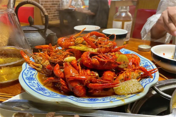 沪九哥龙虾烧烤羊蝎子