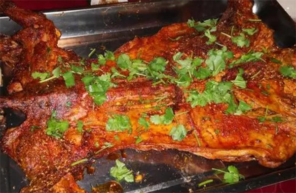 313羊庄·烤全羊