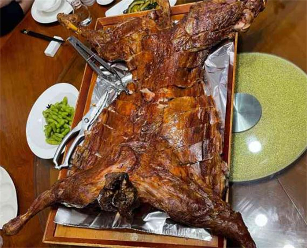 水司令烤全羊