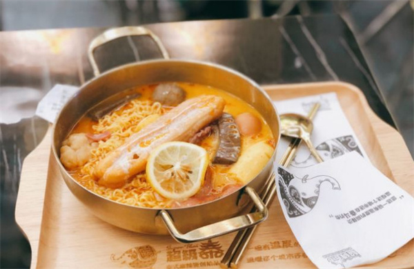 超级泰泰式麻辣烫加盟