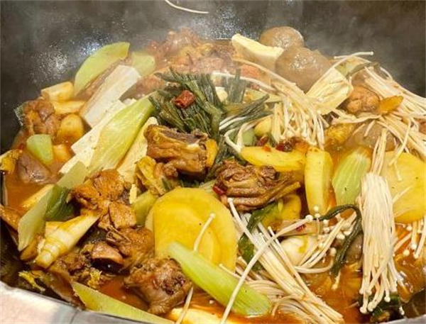 锅乐烩农家地锅鸡加盟费