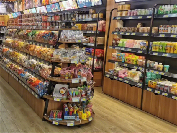 百宝箱零食店加盟