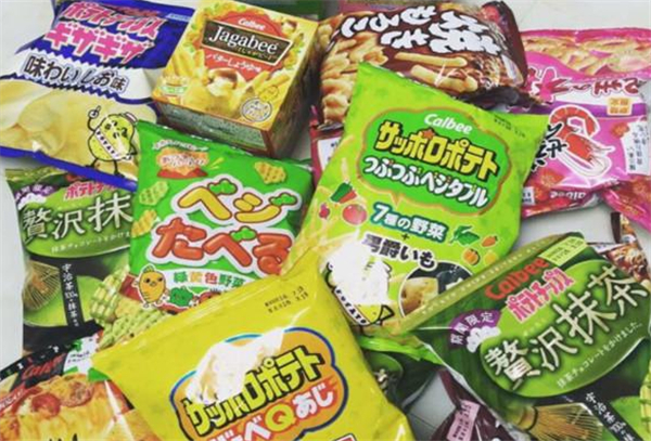 百宝箱零食店加盟