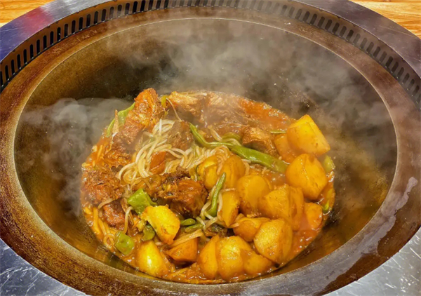 玺炖中国铁锅炖加盟