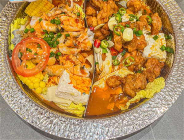 寻找幸福的味道：豆小涮藤椒豆花鸡的独特魅力