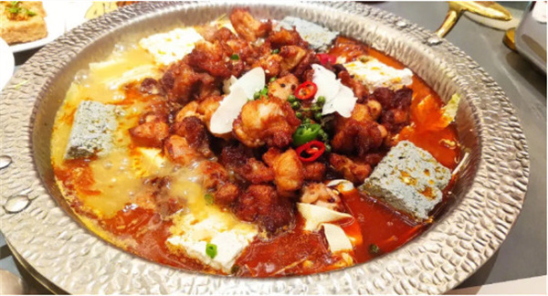 一场味蕾的盛宴：豆小涮藤椒豆花鸡让人垂涎欲滴