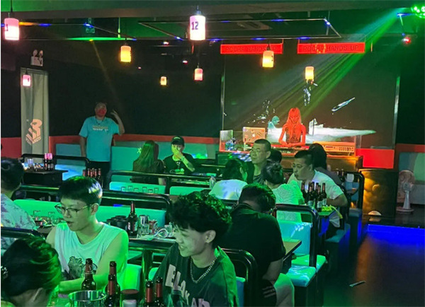 布车boom酒吧加盟